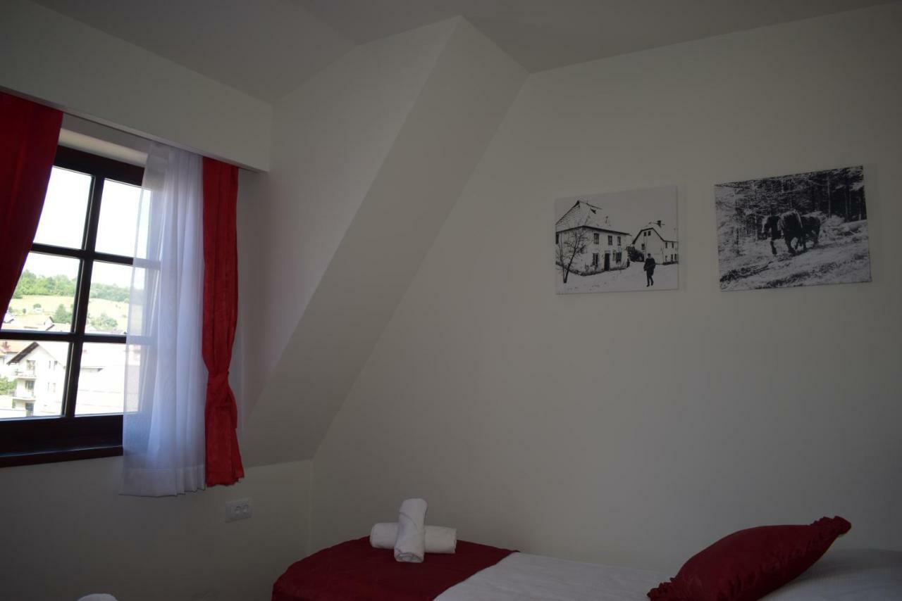 Hotel Zlatni Bor Sokolac  Zewnętrze zdjęcie