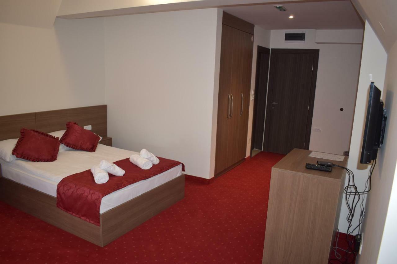 Hotel Zlatni Bor Sokolac  Zewnętrze zdjęcie