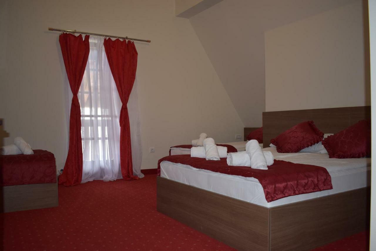 Hotel Zlatni Bor Sokolac  Zewnętrze zdjęcie