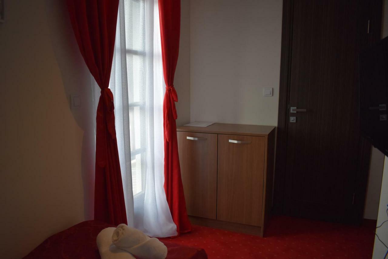Hotel Zlatni Bor Sokolac  Zewnętrze zdjęcie
