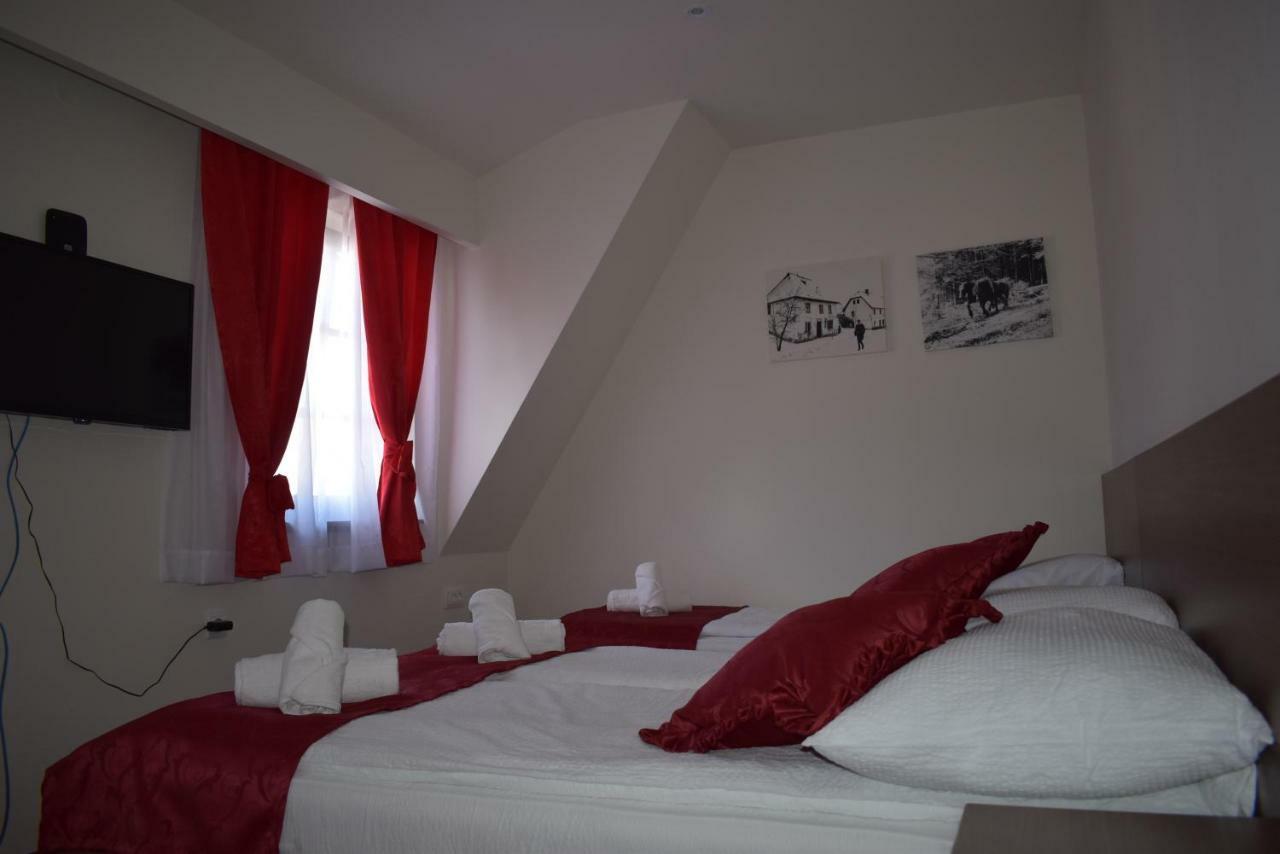 Hotel Zlatni Bor Sokolac  Zewnętrze zdjęcie